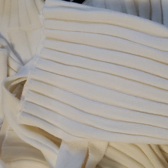 Fashion Nova women's sweater - Picture 8 of 10